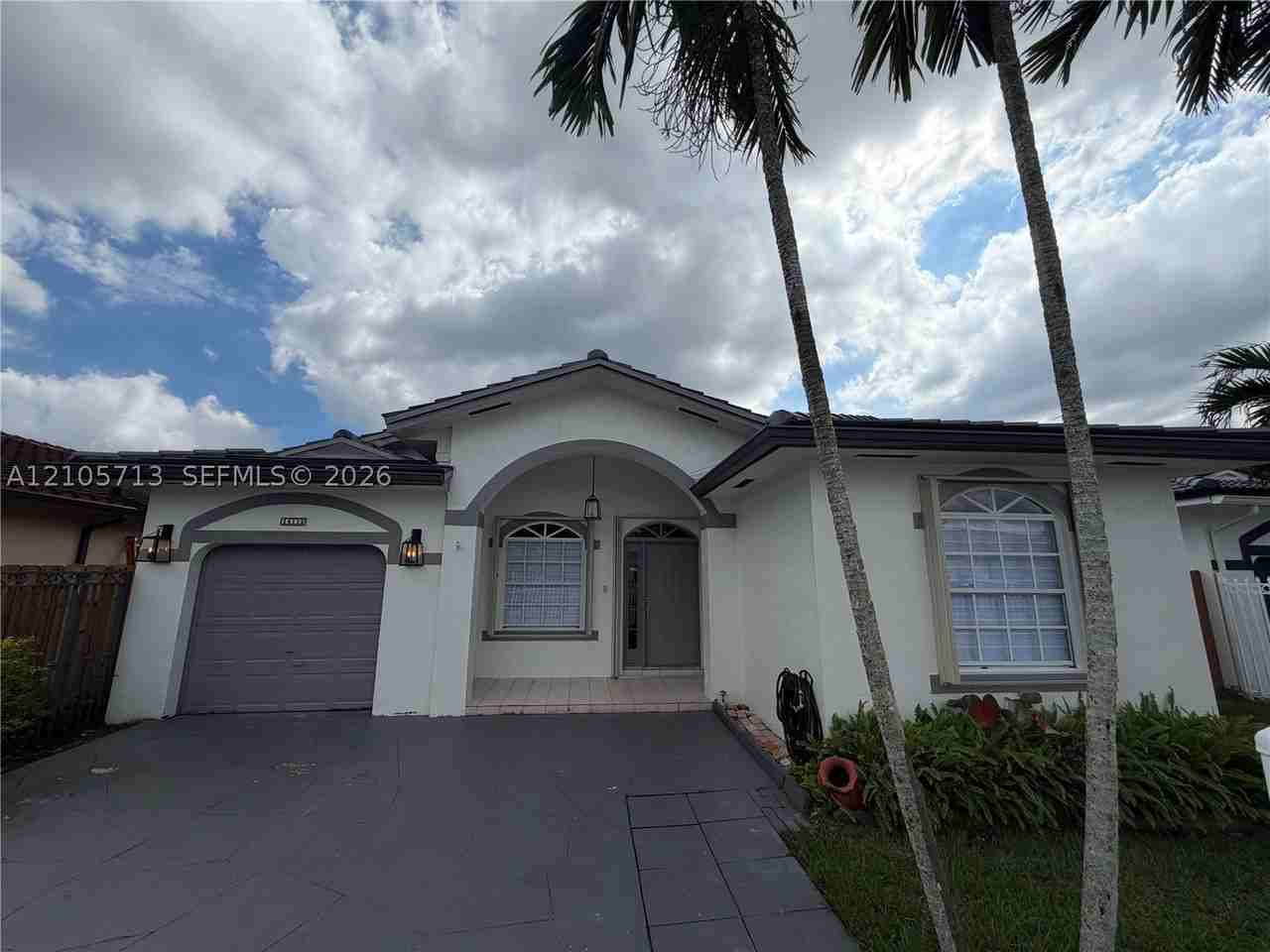 14112 Sw 168th Ln - Photo 2 of 21