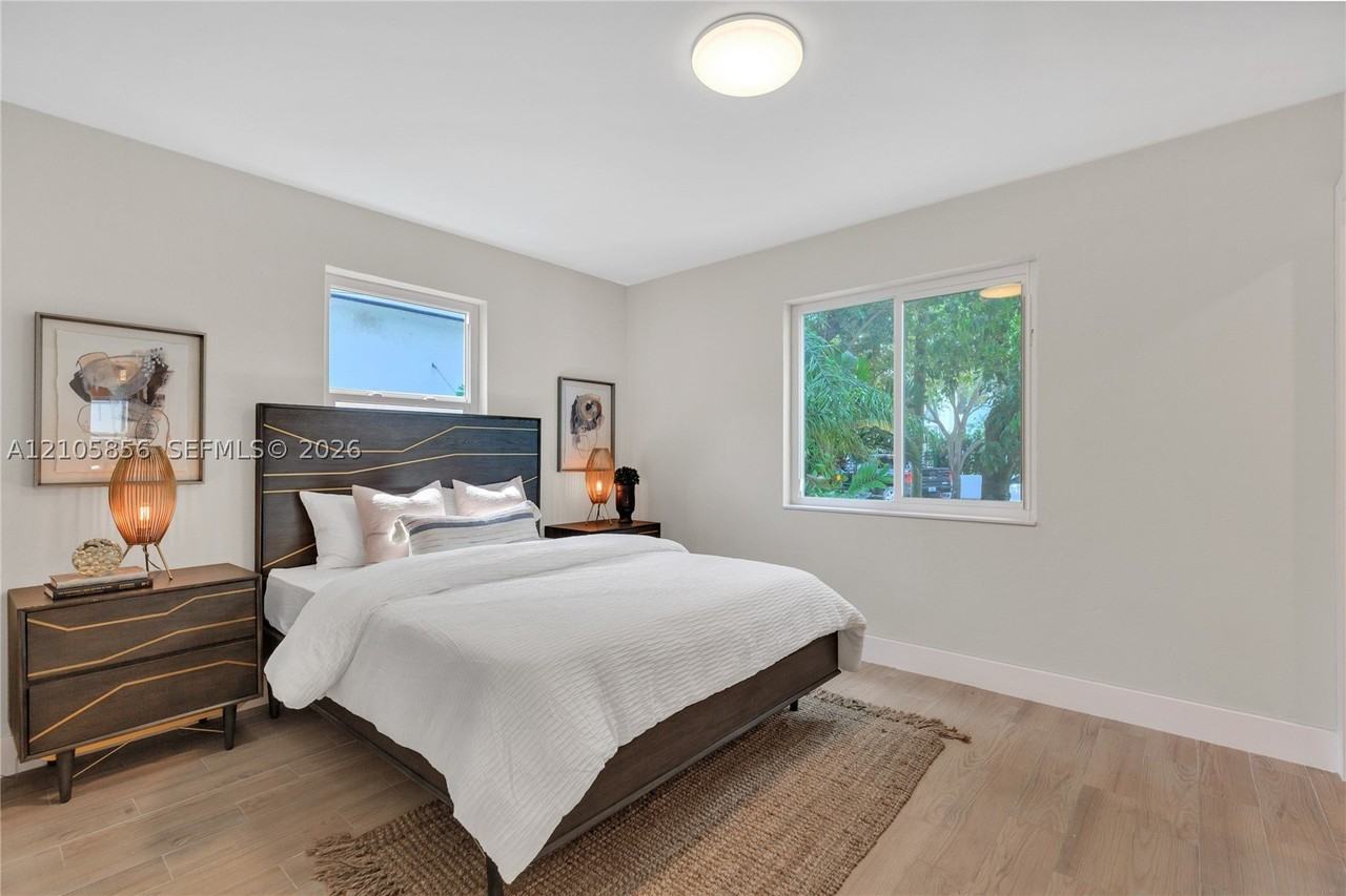 1045 Ne 84th St #0 - Photo 5 of 15