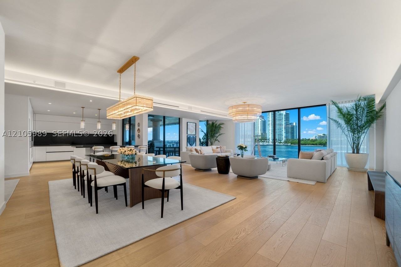 6800 Fisher Island Dr #6823