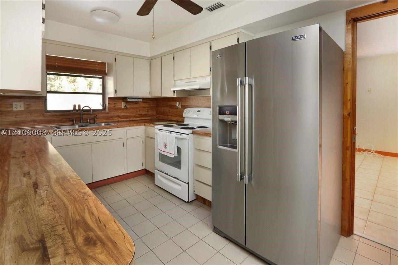 868 W 34th St - Photo 5 of 14