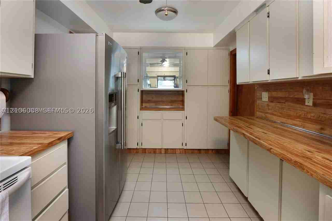 868 W 34th St - Photo 7 of 14