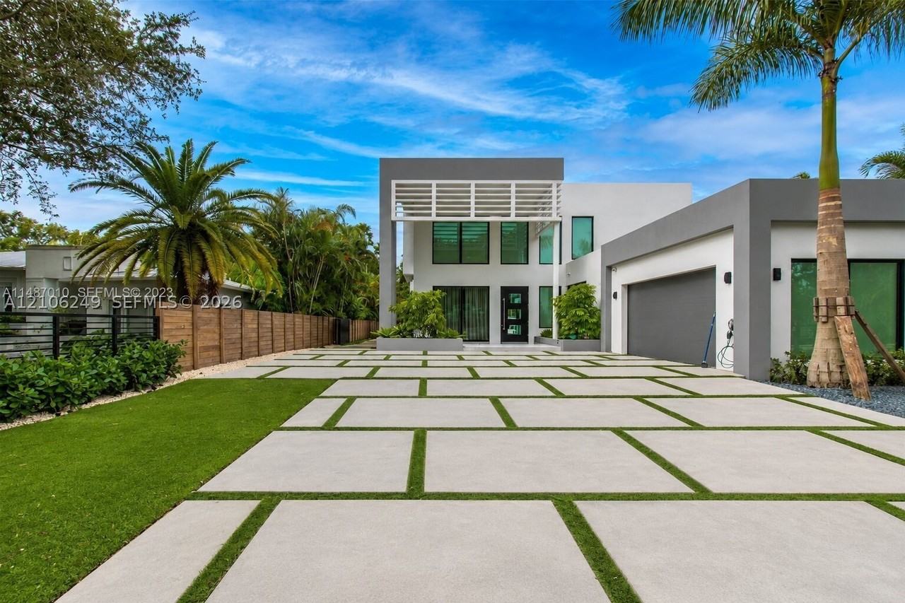 7630 Sw 58th Ave - Photo 2 of 50