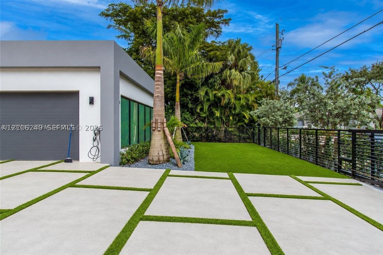 7630 Sw 58th Ave - Photo 4 of 50