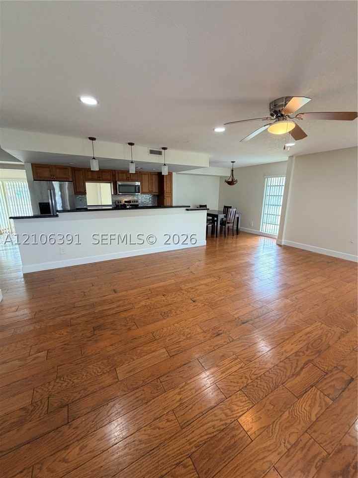 7010 Nw 63rd Ct - Photo 4 of 28