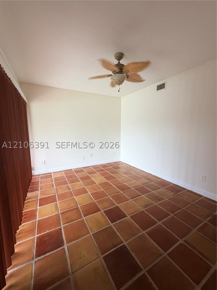 7010 Nw 63rd Ct - Photo 5 of 28