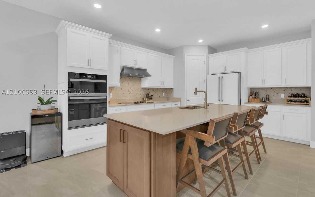 2069 Mossy Vine Ave - Photo 3 of 44