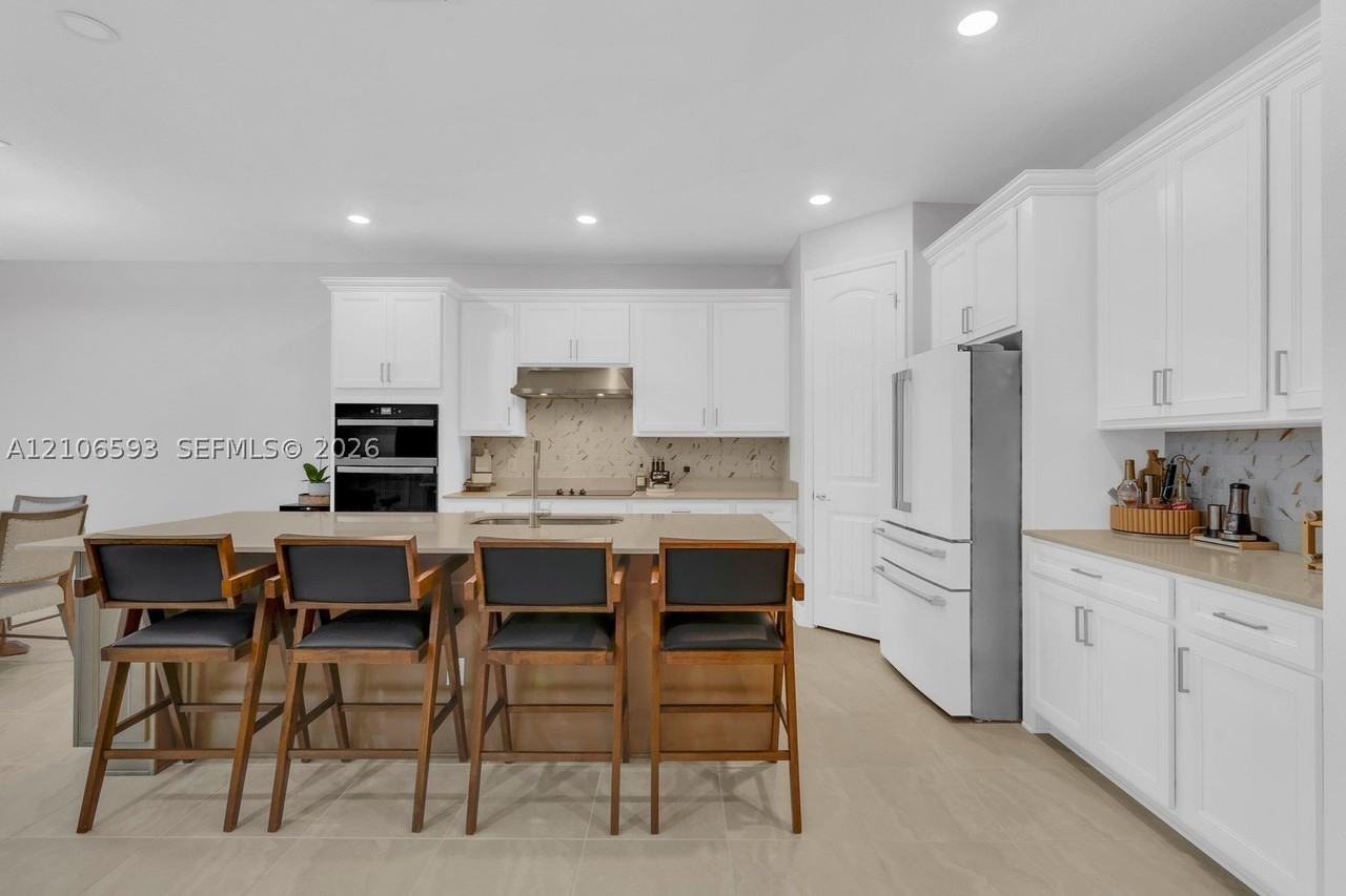 2069 Mossy Vine Ave - Photo 5 of 44