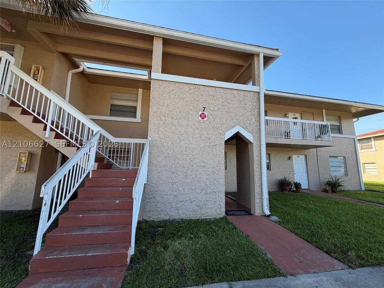 9954 Twin Lakes Dr #7O