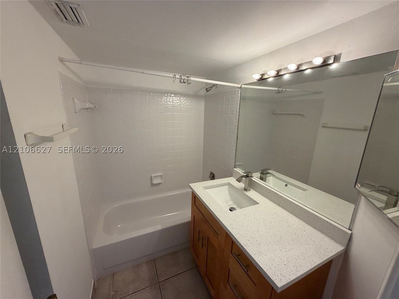 9954 Twin Lakes Dr #7O - Photo 2 of 26