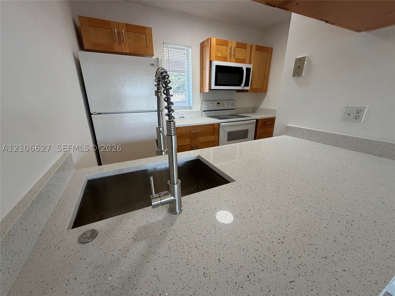 9954 Twin Lakes Dr #7O - Photo 4 of 26