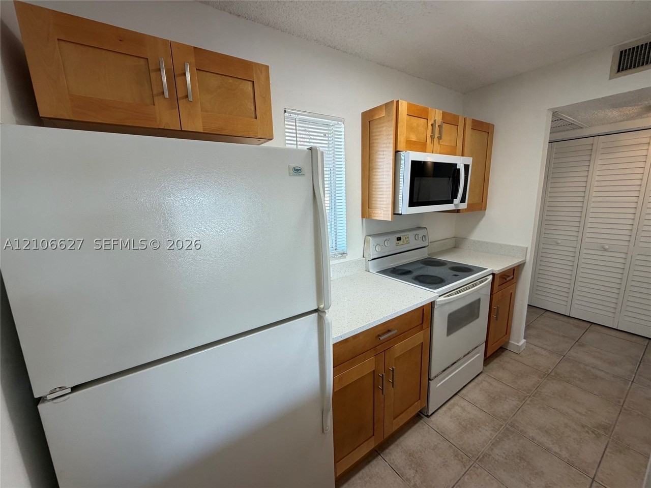 9954 Twin Lakes Dr #7O - Photo 5 of 26