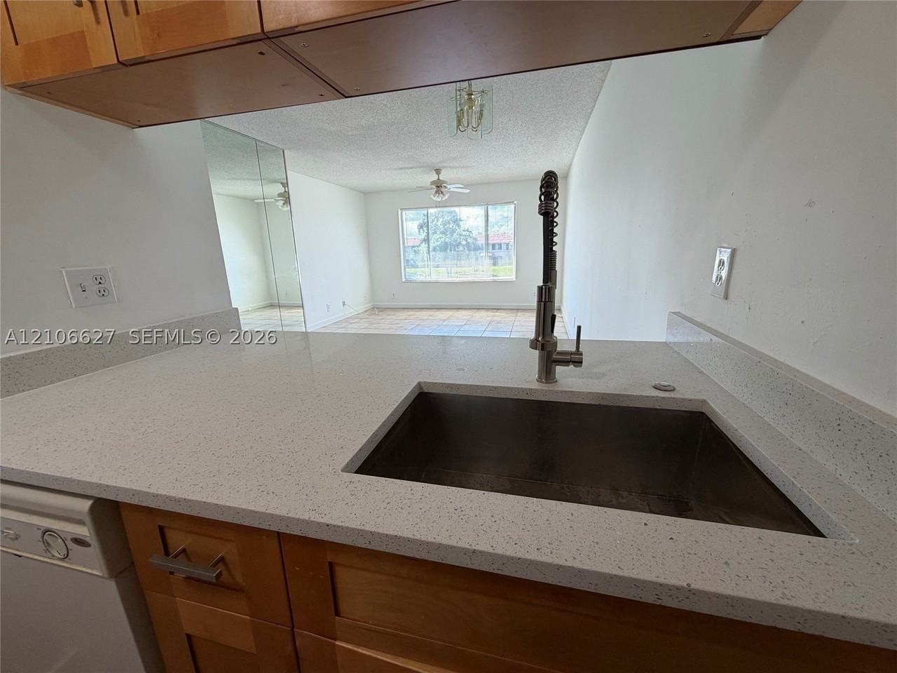 9954 Twin Lakes Dr #7O - Photo 7 of 26