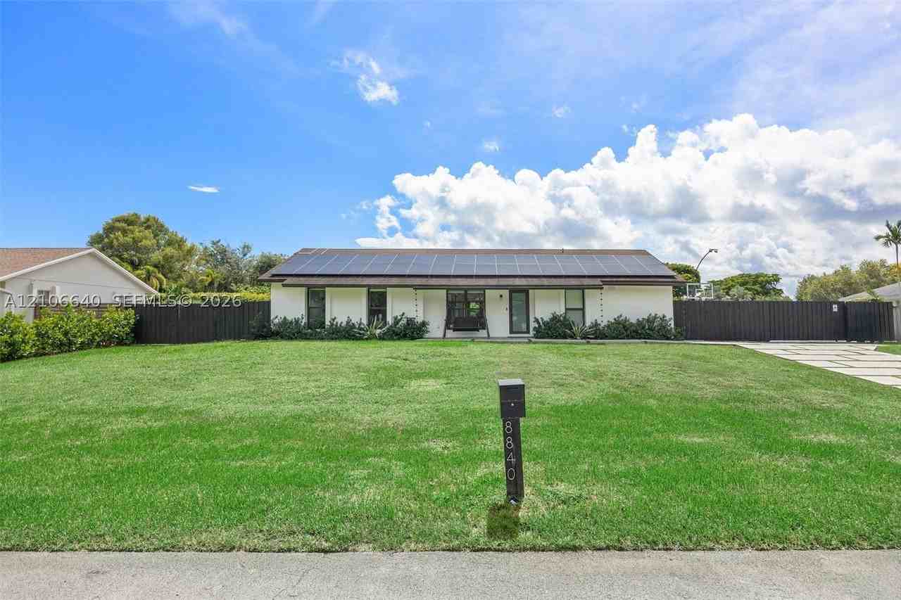 8840 Sw 181st Ter - Photo 2 of 34