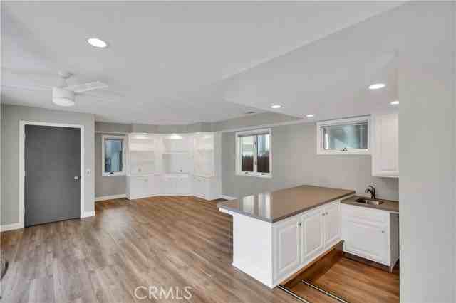 71 Surfside Ave #B - Photo 6 of 8