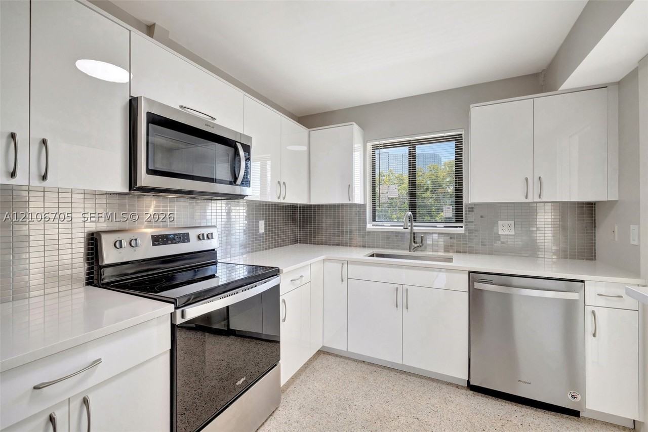 2190 Ne 51st Ct #201 - Photo 2 of 40