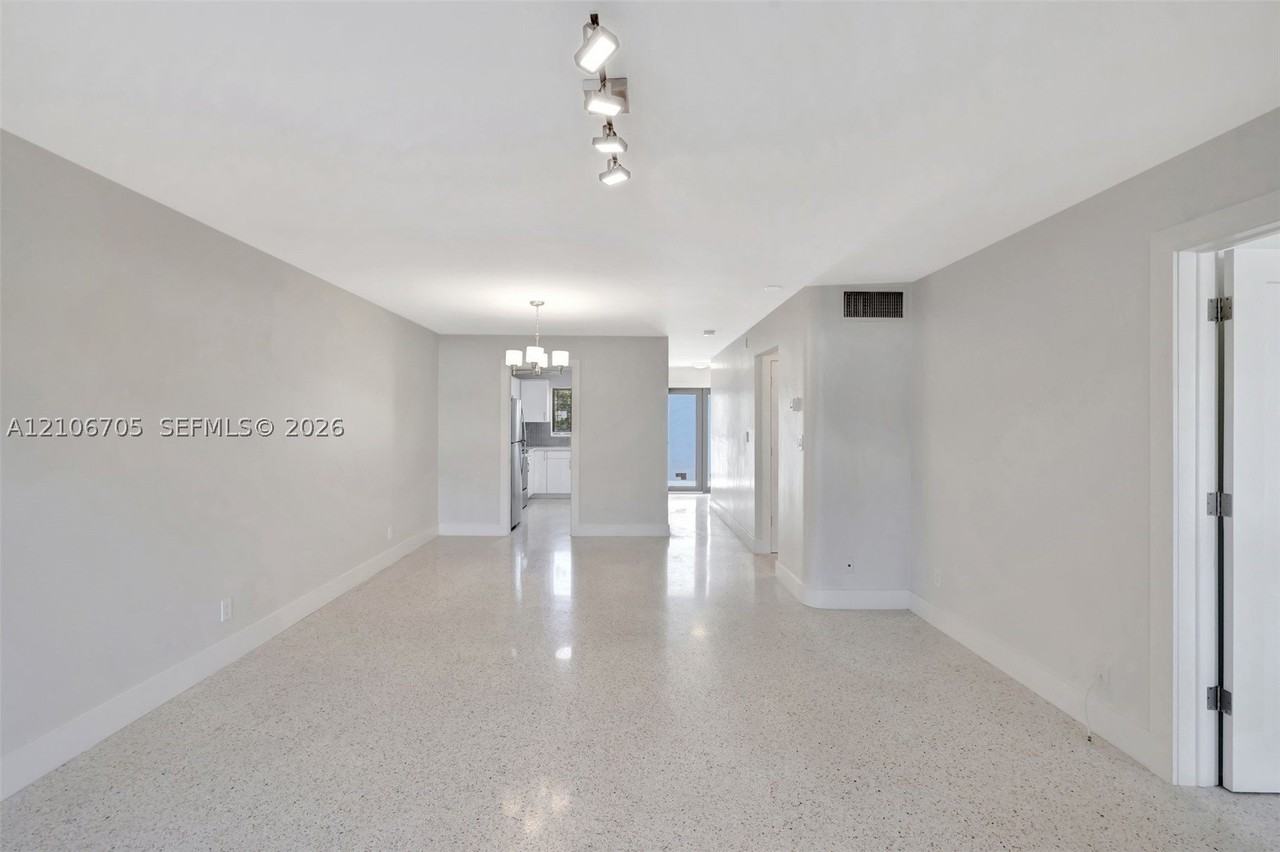 2190 Ne 51st Ct #201 - Photo 3 of 40