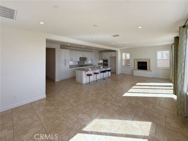 2700 E Coalinga Dr - Photo 2 of 8