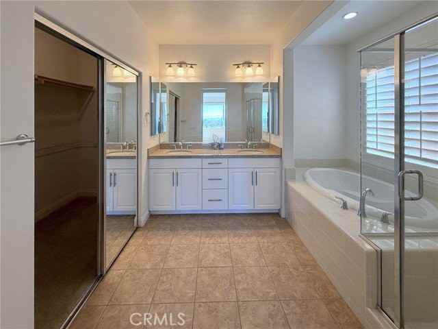 2700 E Coalinga Dr - Photo 6 of 8