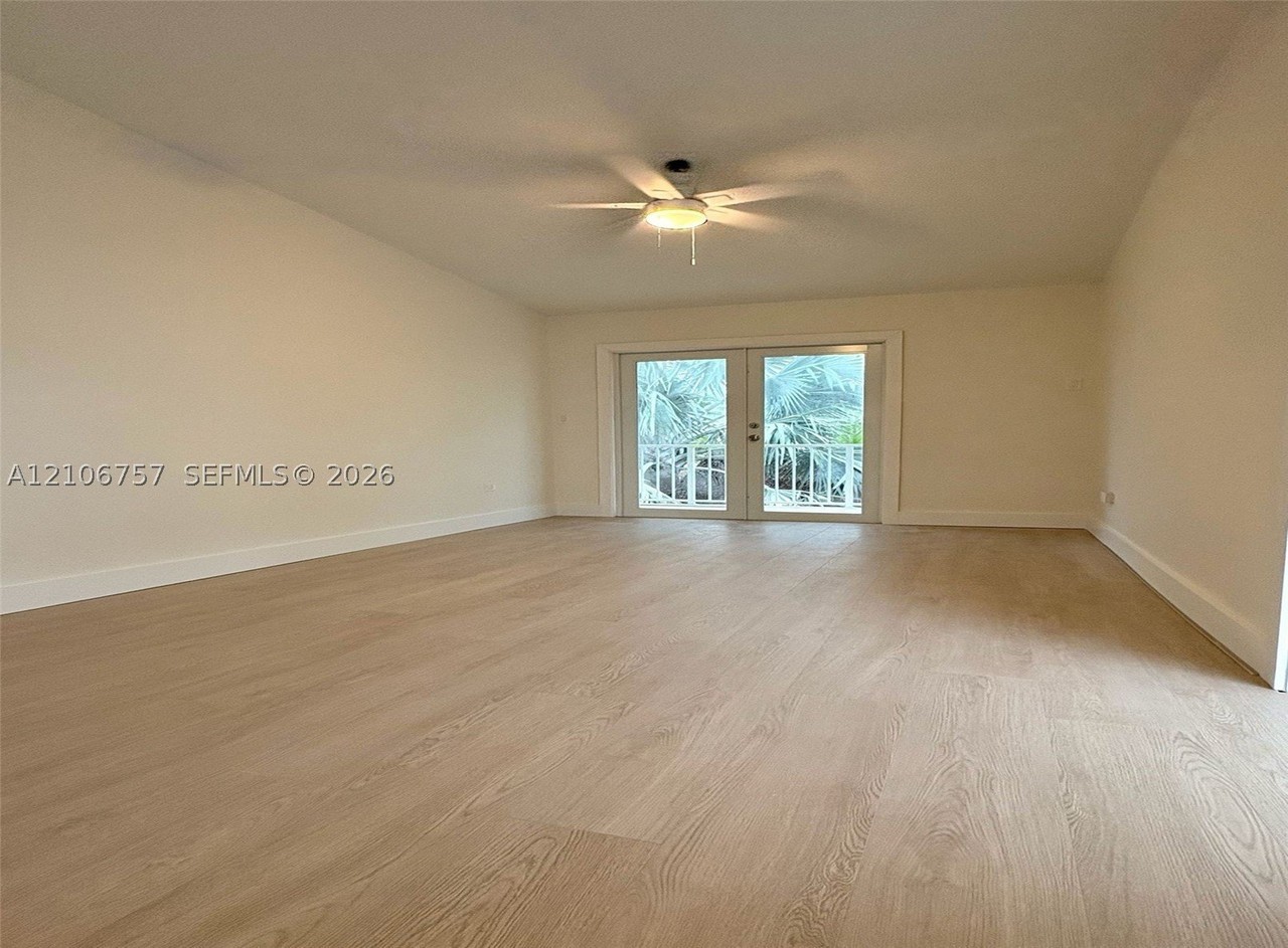 136 Marina Ave #EAST - Photo 2 of 13
