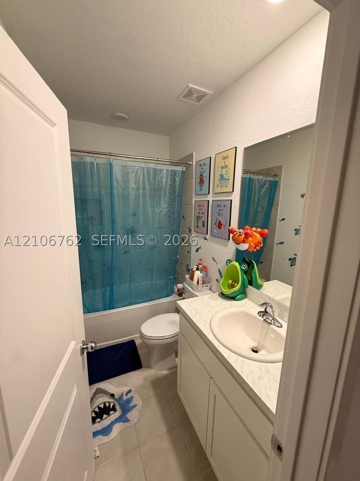 1317 Ne 3rd Ave #1317 - Photo 2 of 26