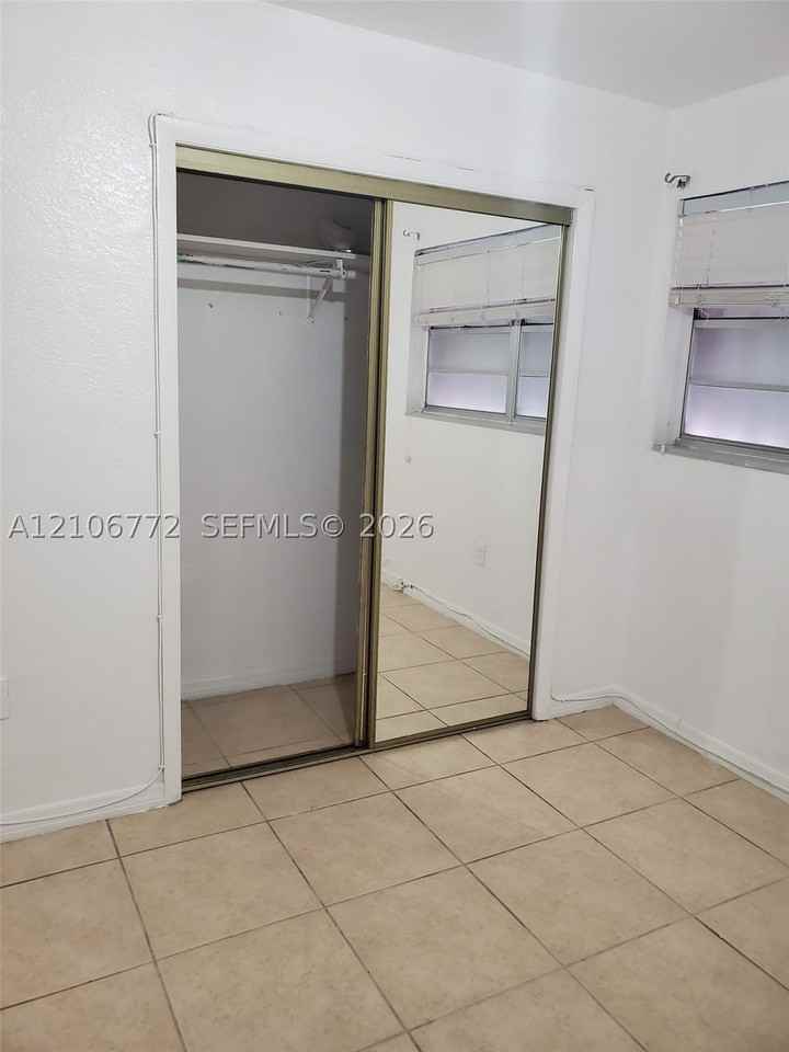 1644 Nw 1st St #5 - Photo 7 of 12