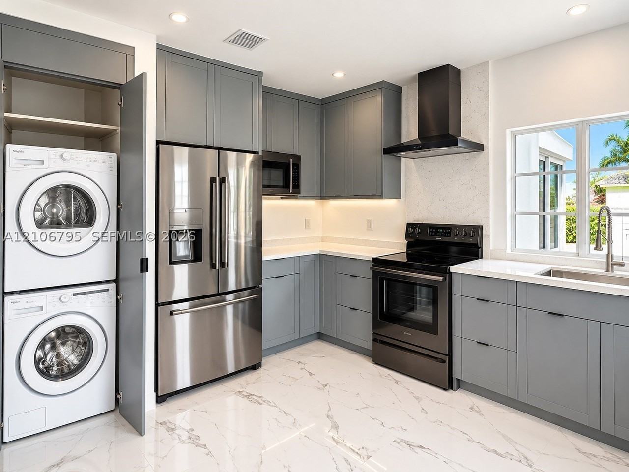 126 Ne 43rd St #2 - Photo 3 of 17