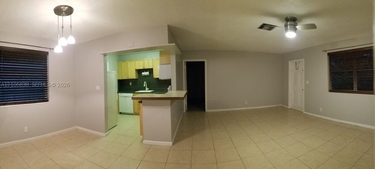 207 Ne 16th St #1 - Photo 3 of 10