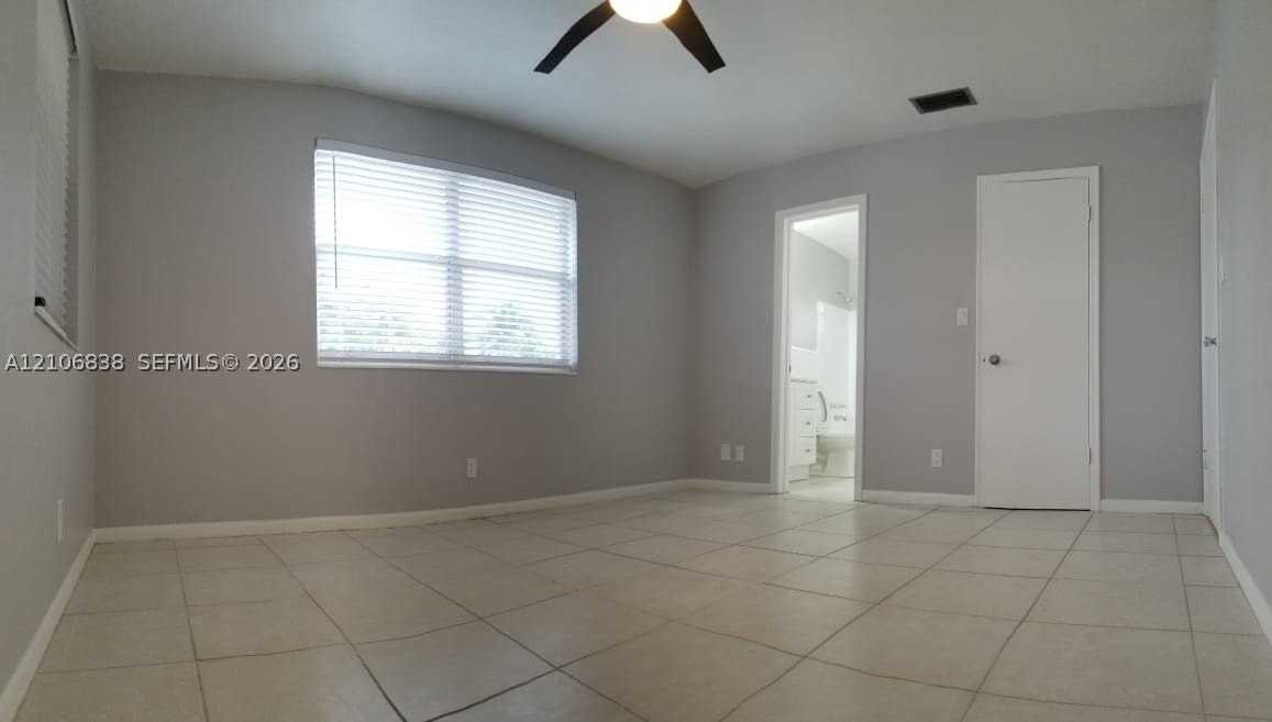 207 Ne 16th St #1 - Photo 6 of 10