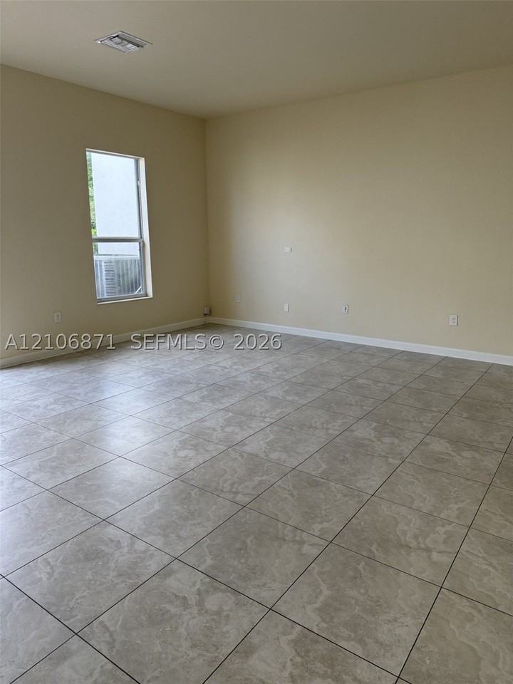 16723 Sw 95th St - Photo 3 of 21