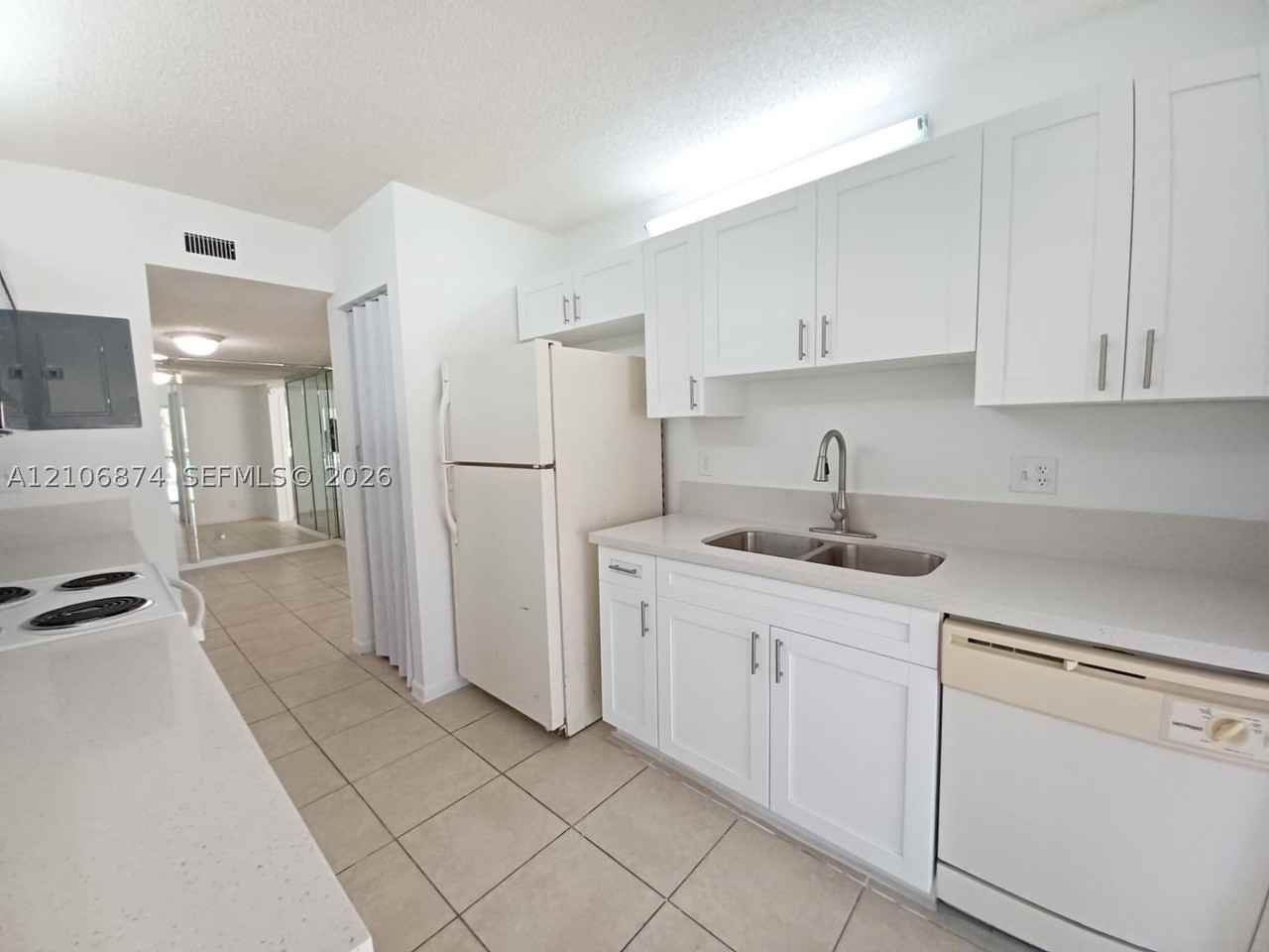 2800 Riverside Dr #102-1 - Photo 4 of 17