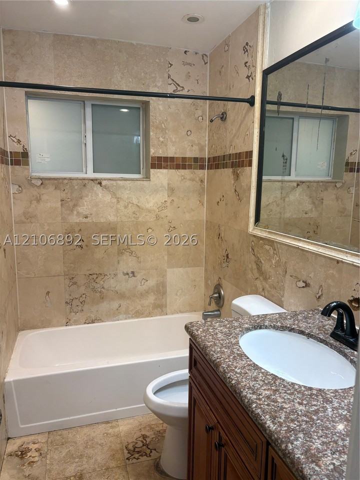 1322 N 31st Rd - Photo 3 of 6