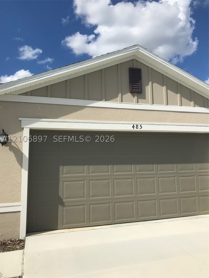 485 Overpool Ave - Photo 2 of 14