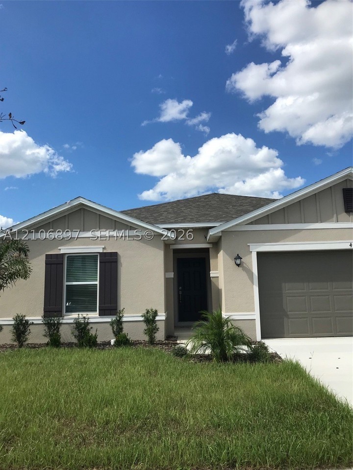 485 Overpool Ave - Photo 3 of 14