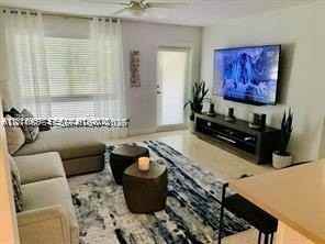 1721 Ne 55th St #1721 - Photo 3 of 11