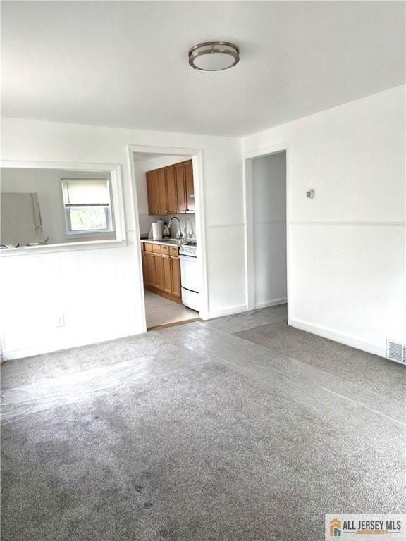 7 Coolidge Ave - Photo 6 of 13