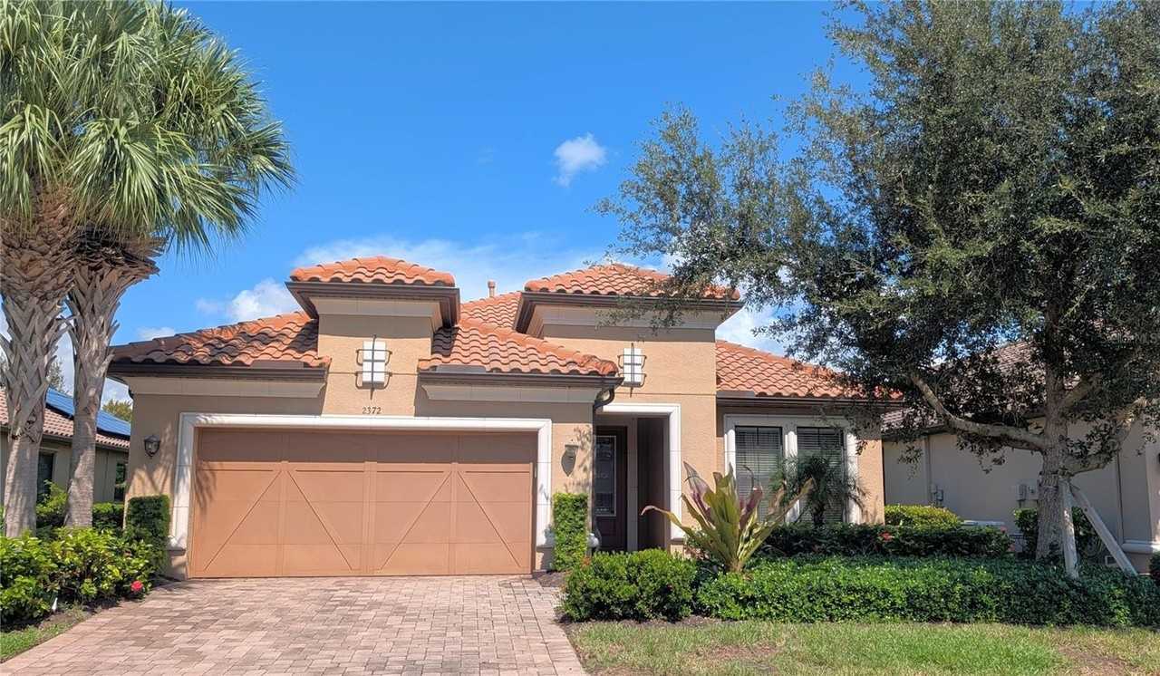 2372 Vaccaro Dr - Photo 2 of 50