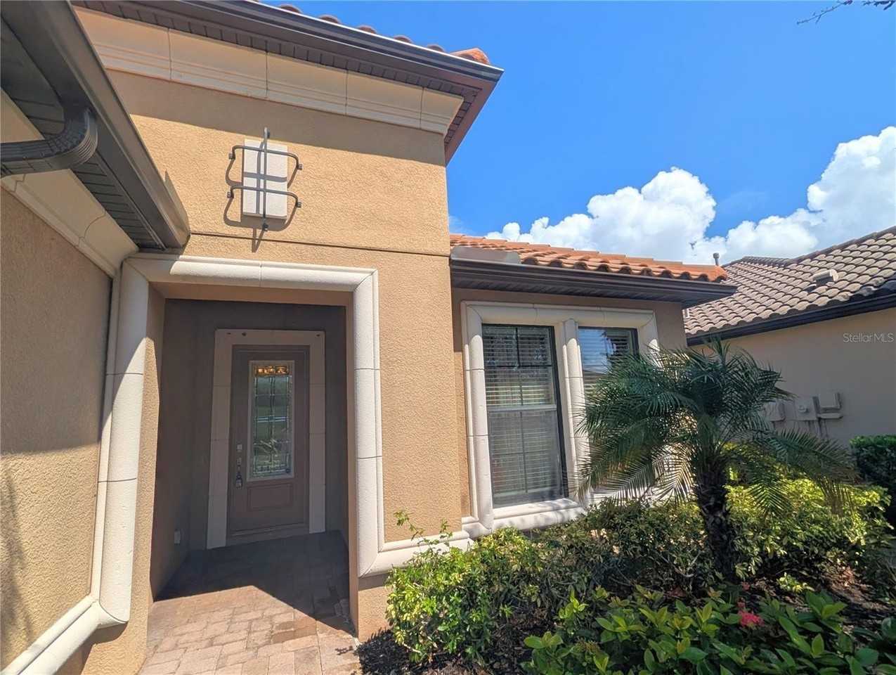 2372 Vaccaro Dr - Photo 5 of 50