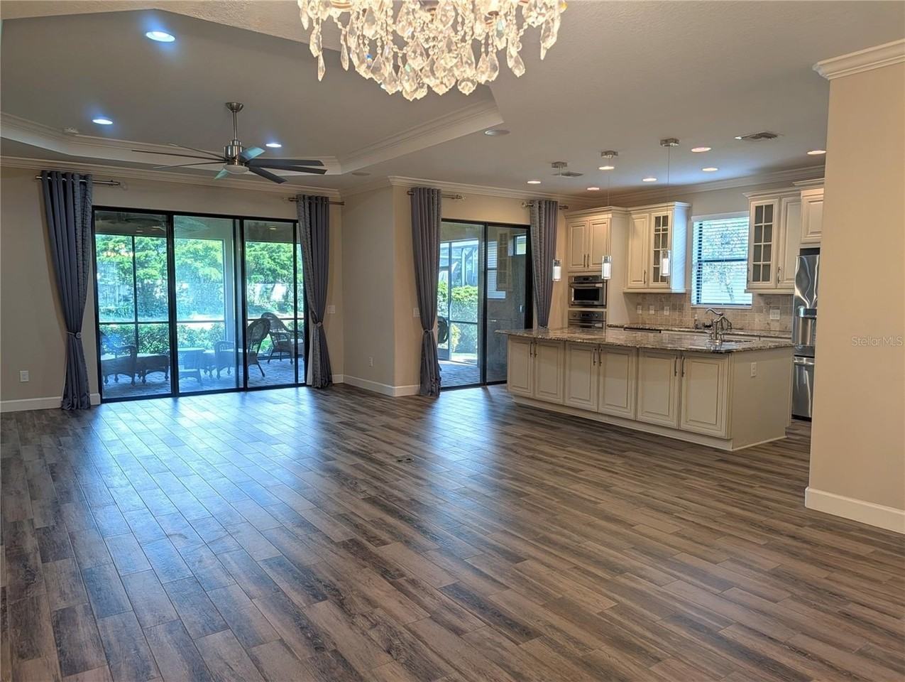 2372 Vaccaro Dr - Photo 6 of 50