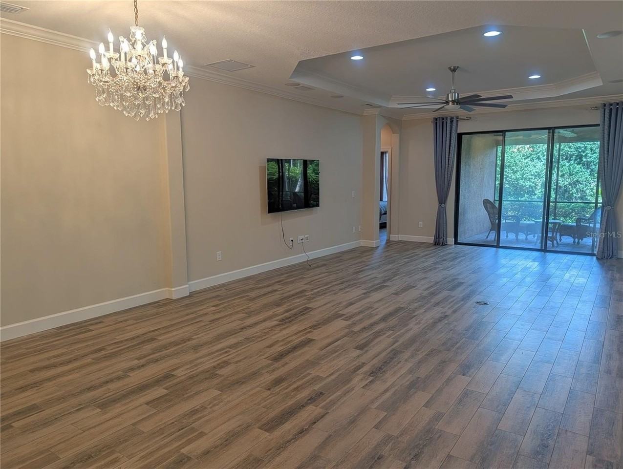 2372 Vaccaro Dr - Photo 7 of 50