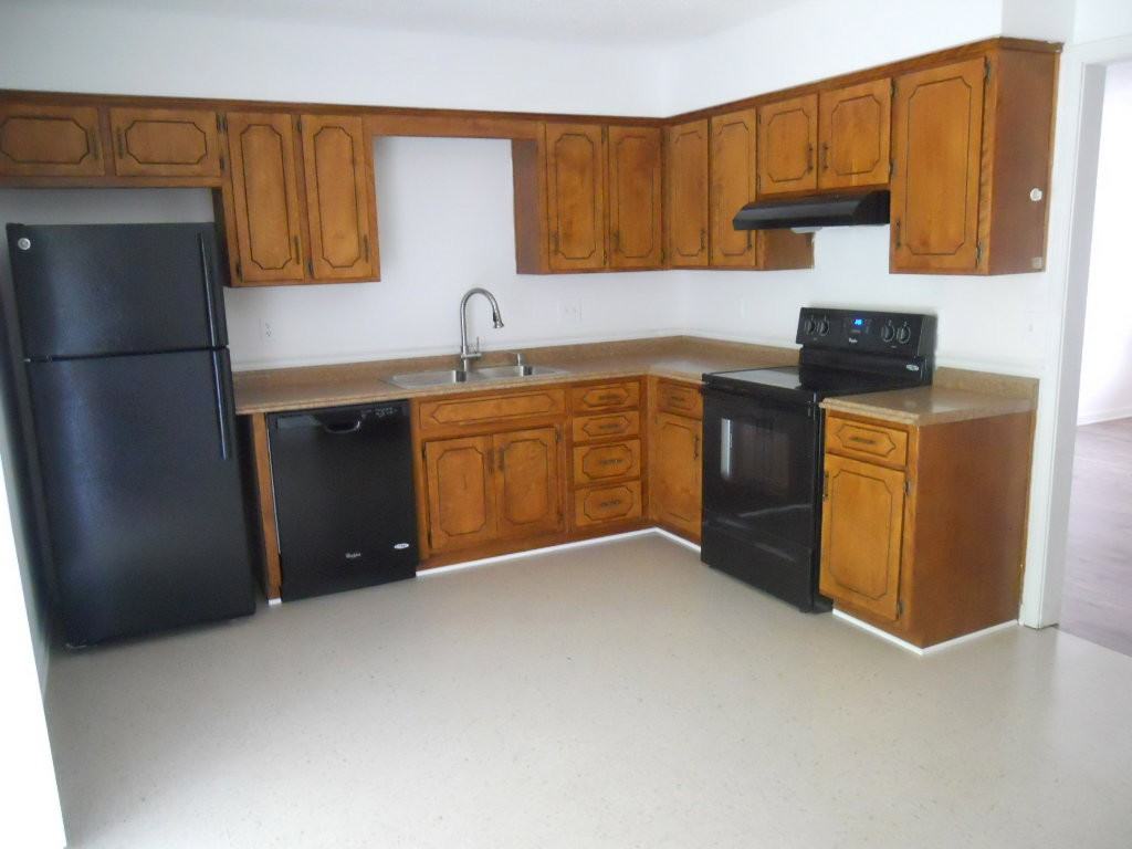 1908 Heatherwood Dr - Photo 4 of 8