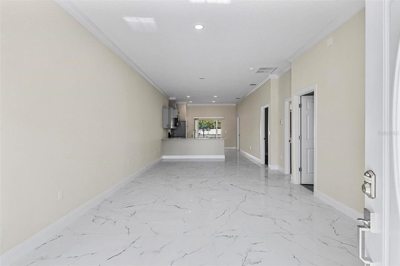 122 Coral Reef Ct N - Photo 5 of 45