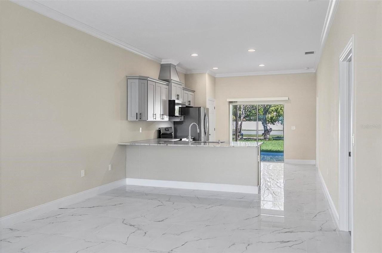 122 Coral Reef Ct N - Photo 6 of 45