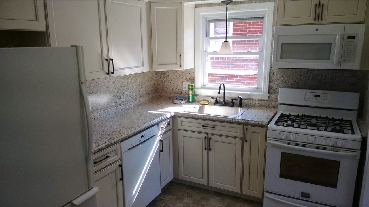 818 Harvard Pl #2 - Photo 3 of 8