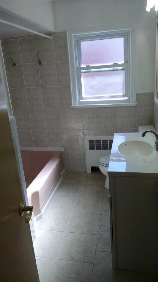818 Harvard Pl #2 - Photo 7 of 8