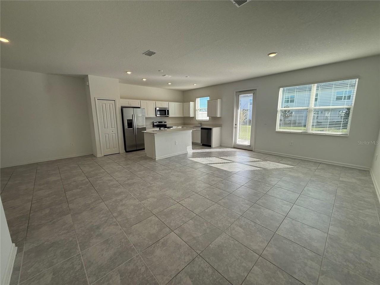 117 Bogey Dr - Photo 3 of 23