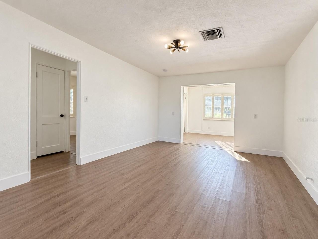 450 Forest Lake Dr - Photo 3 of 29