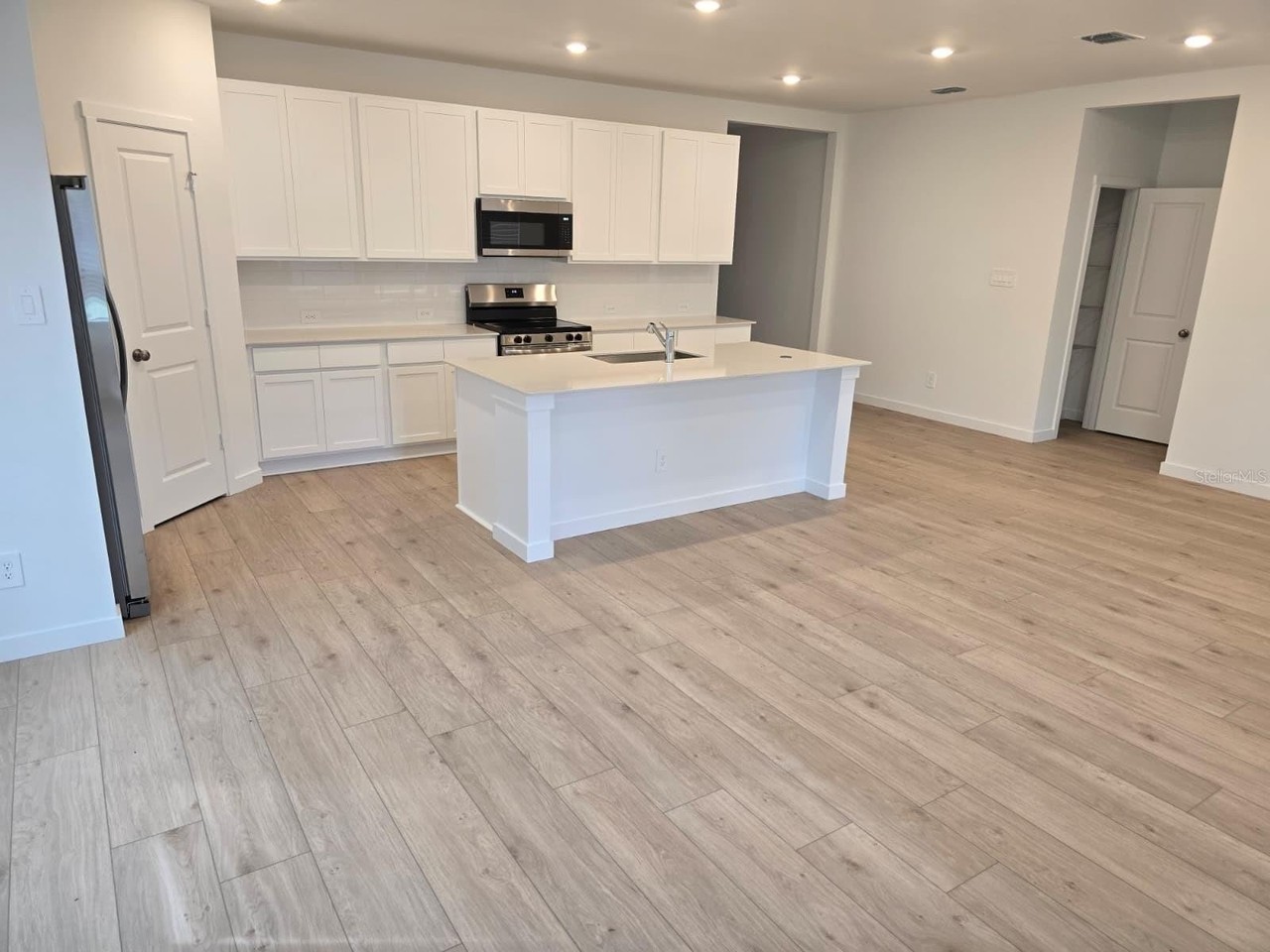 5144 Flaxleaf St - Photo 3 of 28