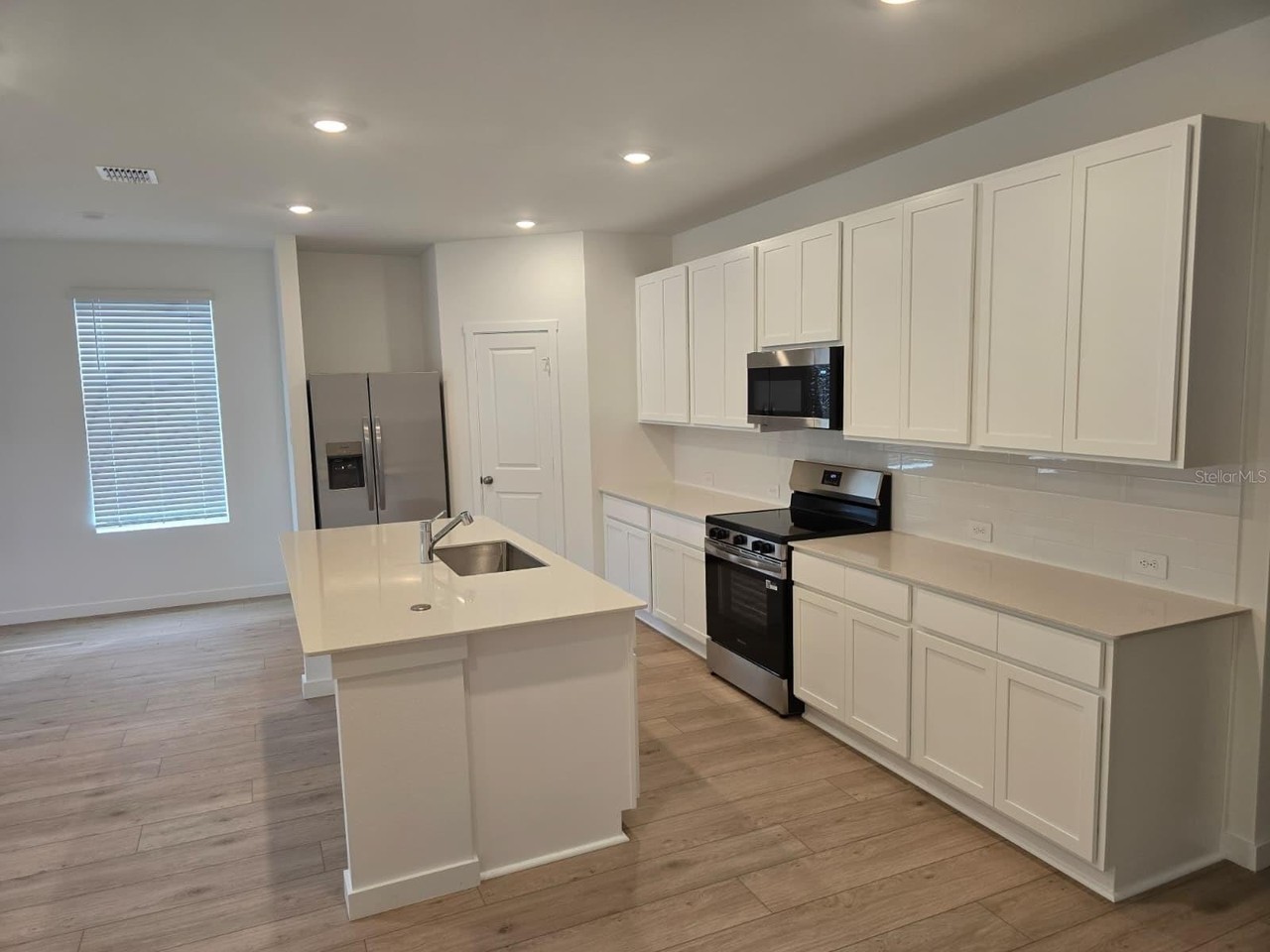 5144 Flaxleaf St - Photo 5 of 28