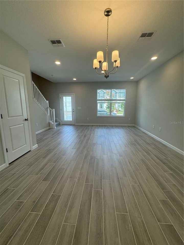 12202 Plumpton Dr - Photo 4 of 27