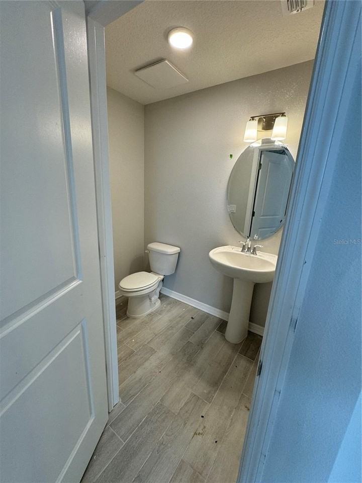 12202 Plumpton Dr - Photo 5 of 27